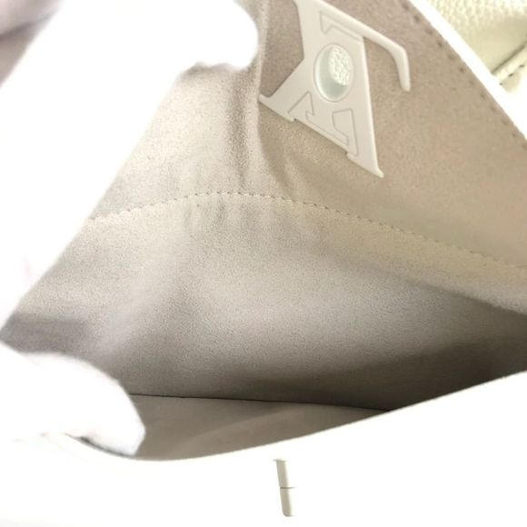 Louis Vuitton Shoulder Bag Lock Me Tote PM White - Picture 9 of 16